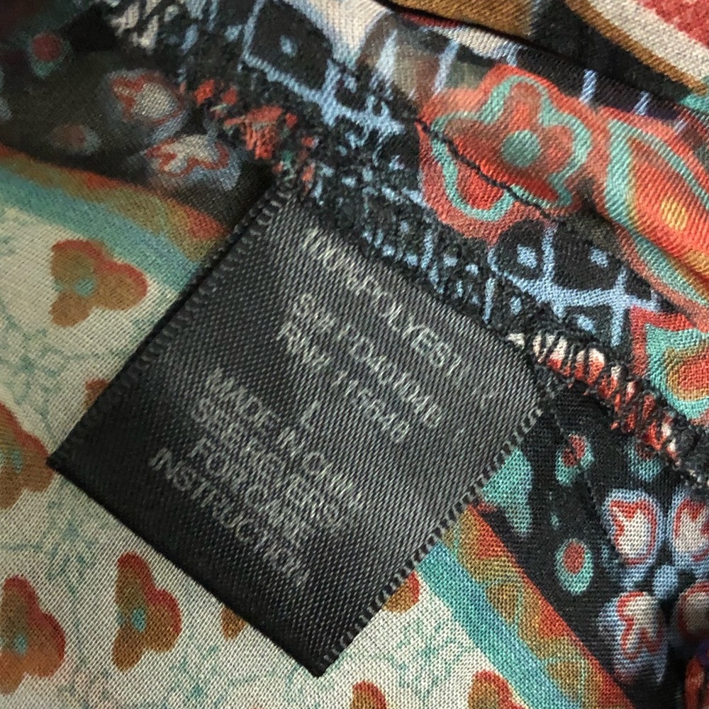 Swimsuit Coverup Floral plunging neckline V blouse snap up front - Picture 6 of 8